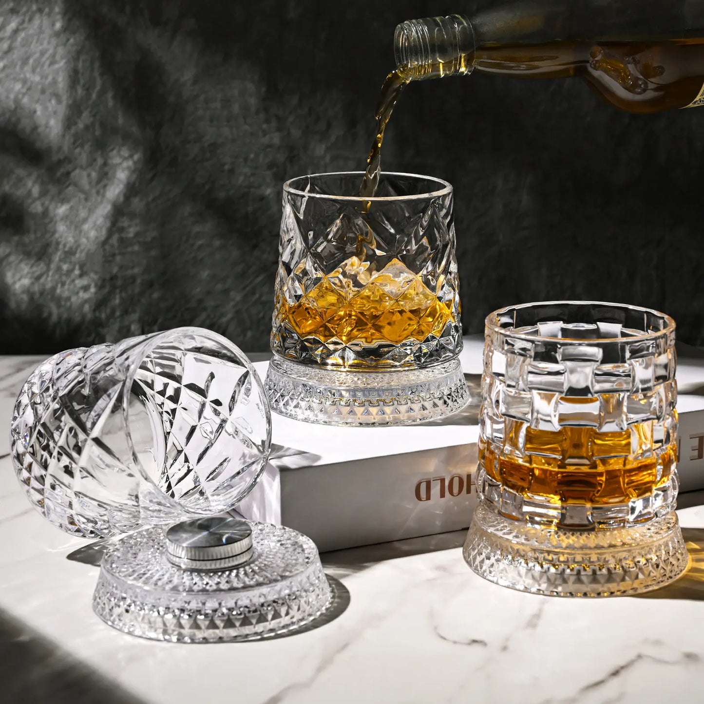 Luxury 360° Spinning Crystal Whiskey Glass – Elegant Stress Relief Barware Gift for Whiskey and Wine Enthusiasts