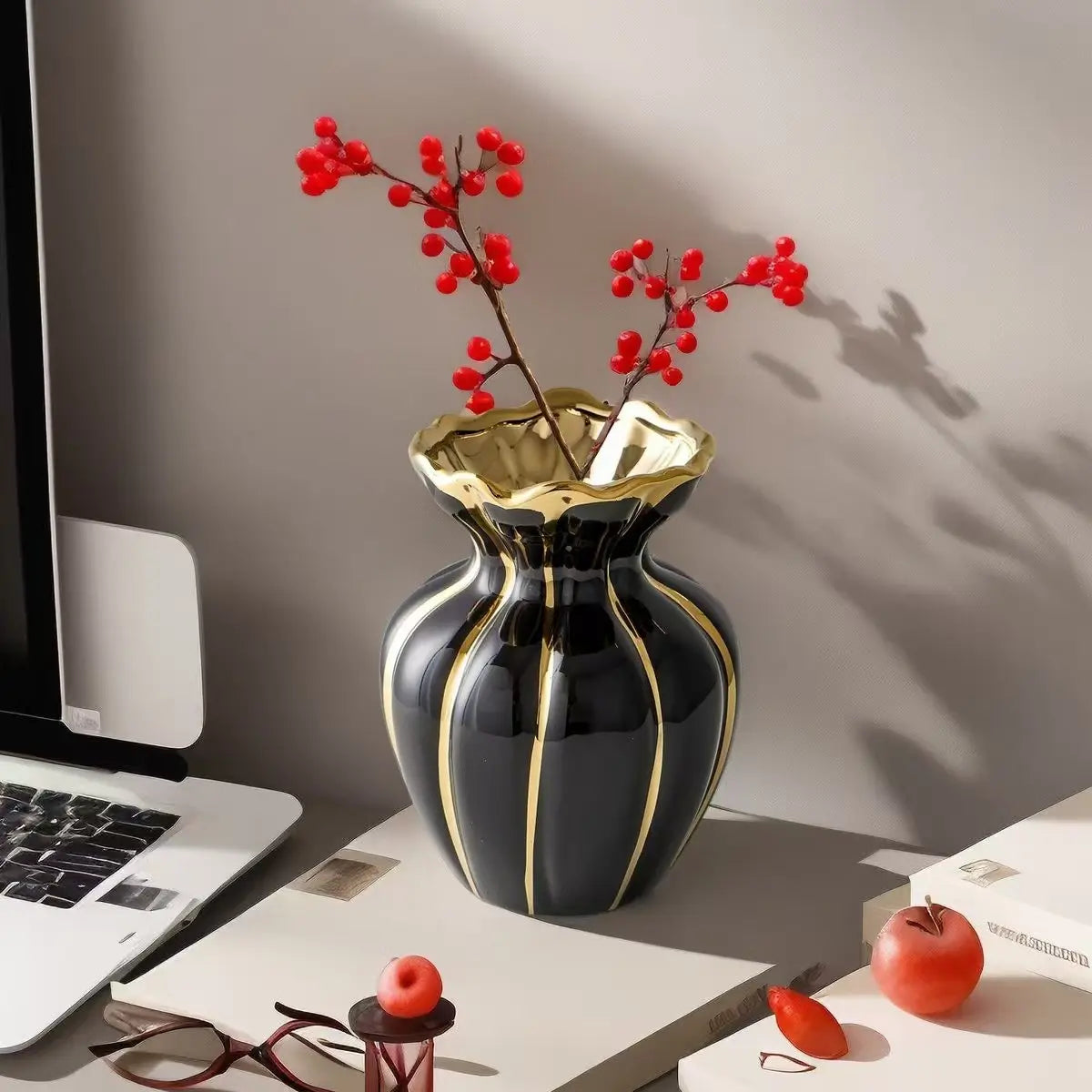 Elegant Creative Luxury Glossy Ceramic Vase, Ceramic Flower Vase, Decorative Bottle for Home Decoration, Desktop Arrangement, Floral Water Container